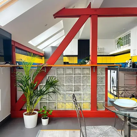 Apartmán Spacious With 5 Bedrooms And 2 Bathrooms For 12 Guest In Cracow Old Town