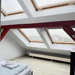 Spacious With 5 Bedrooms And 2 Bathrooms For 12 Guest In Cracow Old Town דירה קרקוב