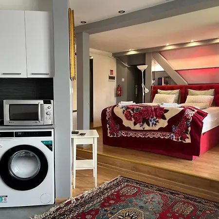 Spacious With 5 Bedrooms And 2 Bathrooms For 12 Guest In Cracow Old Town Krakov