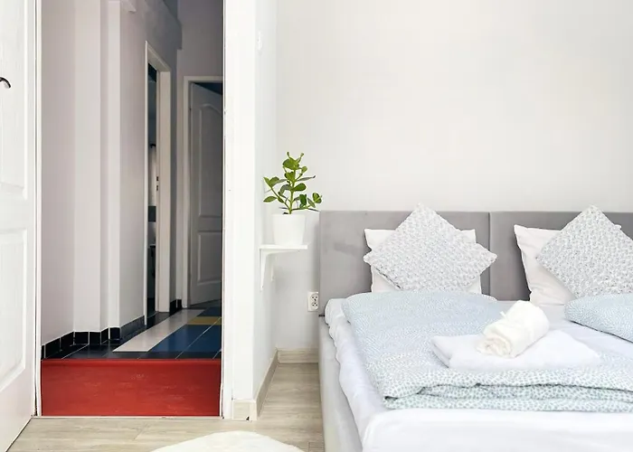 Spacious With 5 Bedrooms And 2 Bathrooms For 12 Guest In Cracow Old Town