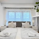 Spacious With 5 Bedrooms And 2 Bathrooms For 12 Guest In Cracow Old Town 克拉科夫