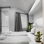 Spacious With 5 Bedrooms And 2 Bathrooms For 12 Guest In Cracow Old Town *