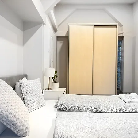 Spacious With 5 Bedrooms And 2 Bathrooms For 12 Guest In Cracow Old Town * 克拉科夫